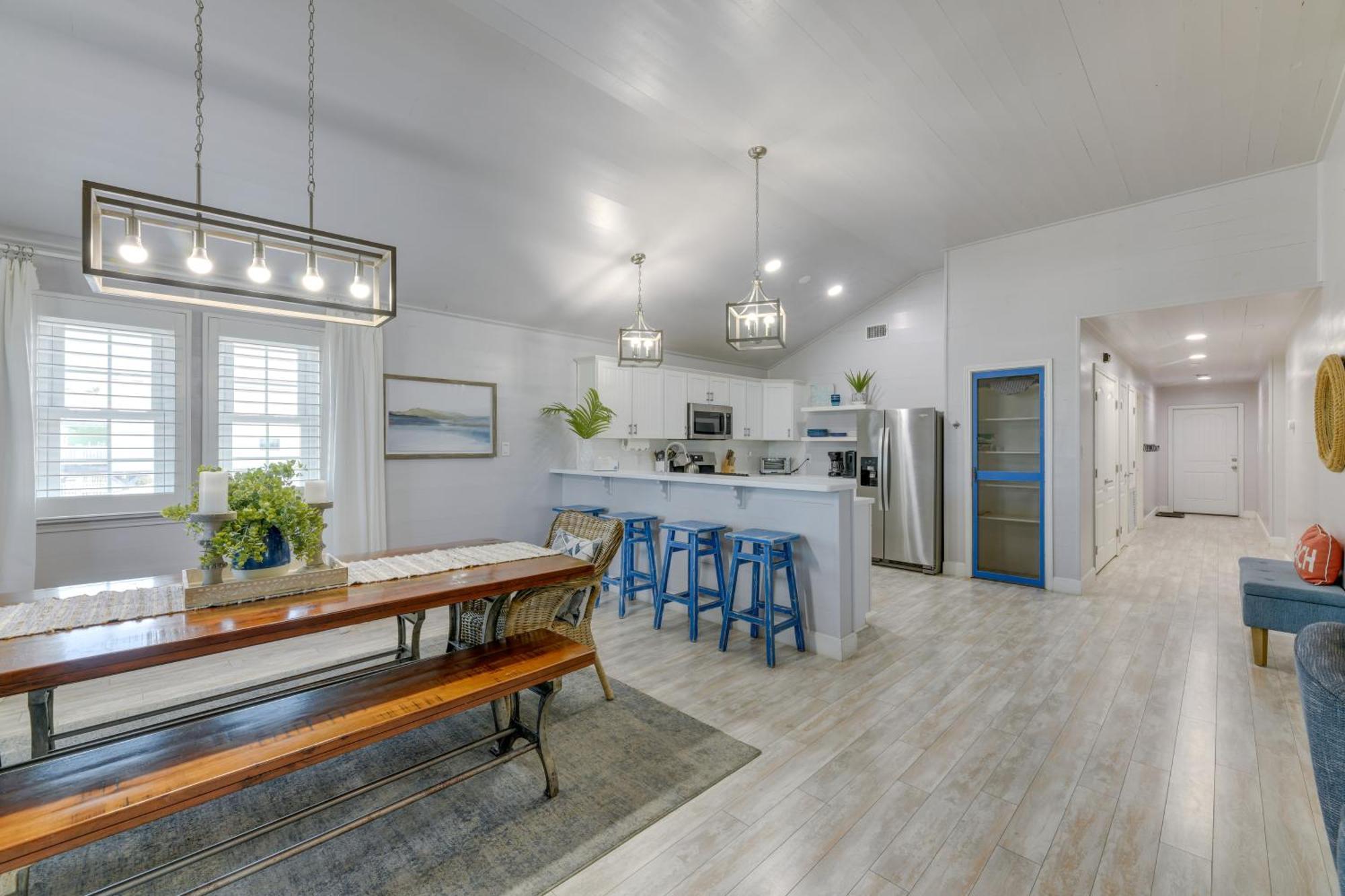 Trendy Port Aransas Home With Private Pool And Deck! Εξωτερικό φωτογραφία